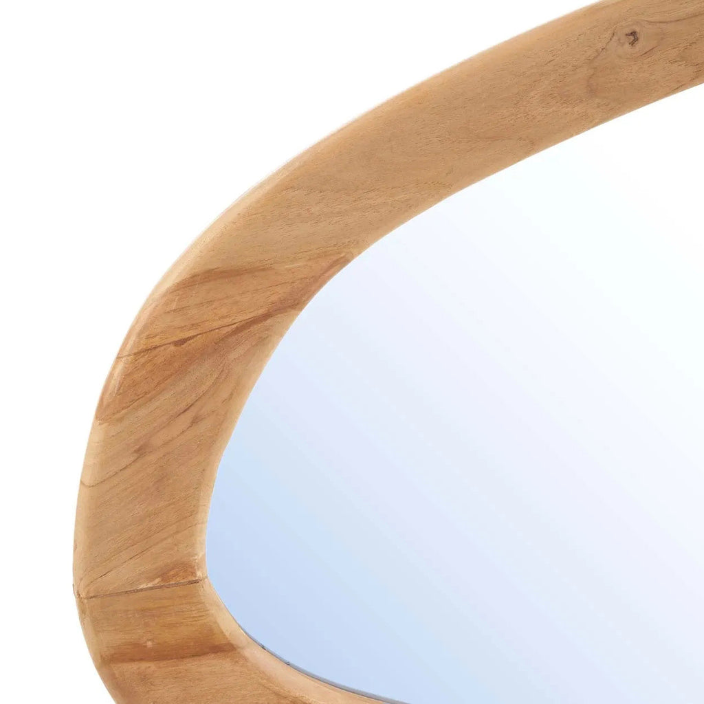 Gros plan sur le cadre en teck du miroir Organic, taille XL