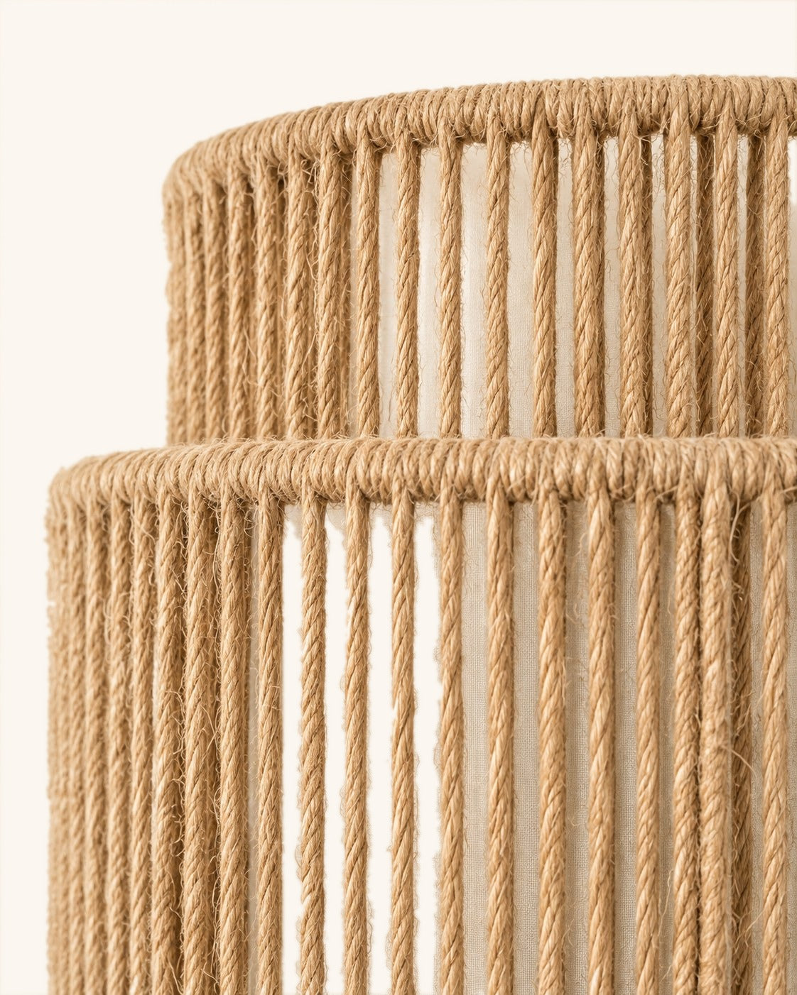 Détail de la torsade en corde de chanvre de l'applique Aïna