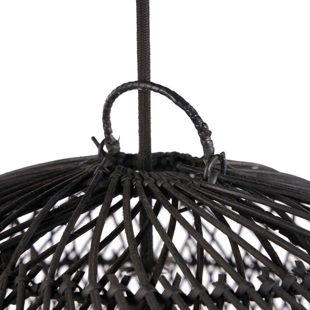 Détail de la partie haute de l'abat-jour Bulle et de son arceau tressé
