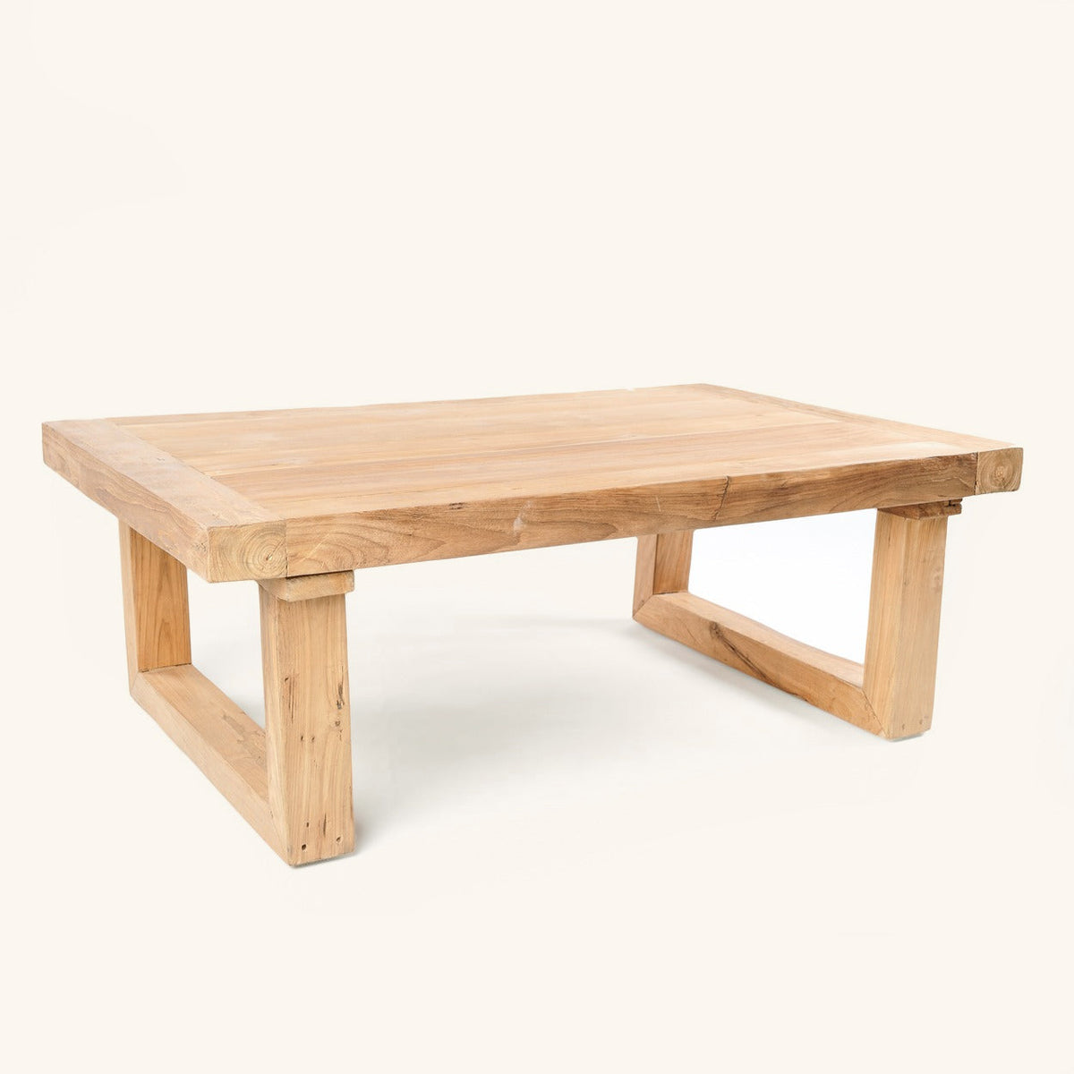 Table basse en teck récupéré vue de trois quarts
